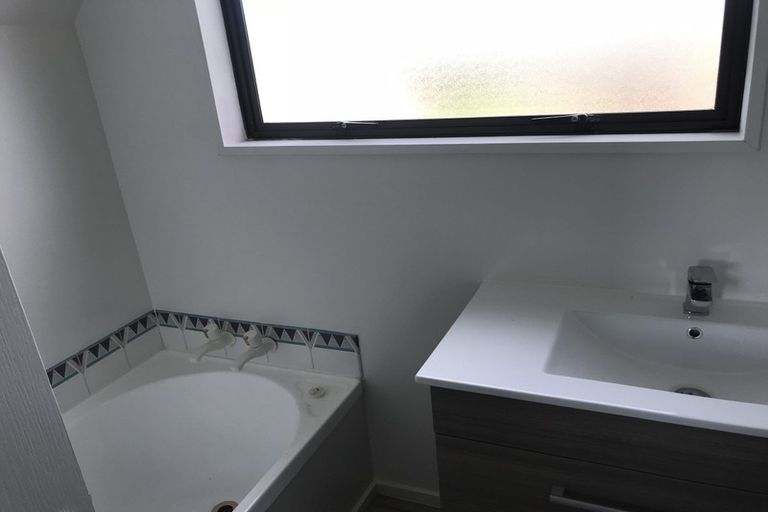 Photo of property in 2 Lantern Lane, Halswell, Christchurch, 8025