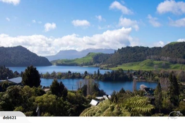 Photo of property in 3 Ridge Road, Lake Okareka, Rotorua, 3076