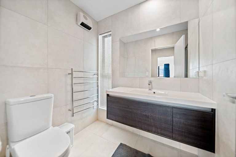 Photo of property in 37 Matairangi Avenue, Totara Heights, Auckland, 2105