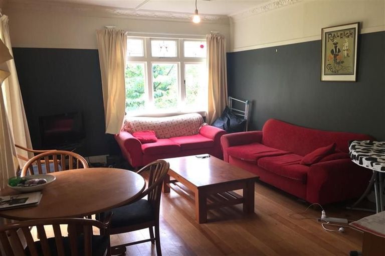 Photo of property in 24 Myrtle Crescent, Mount Cook, Wellington, 6021