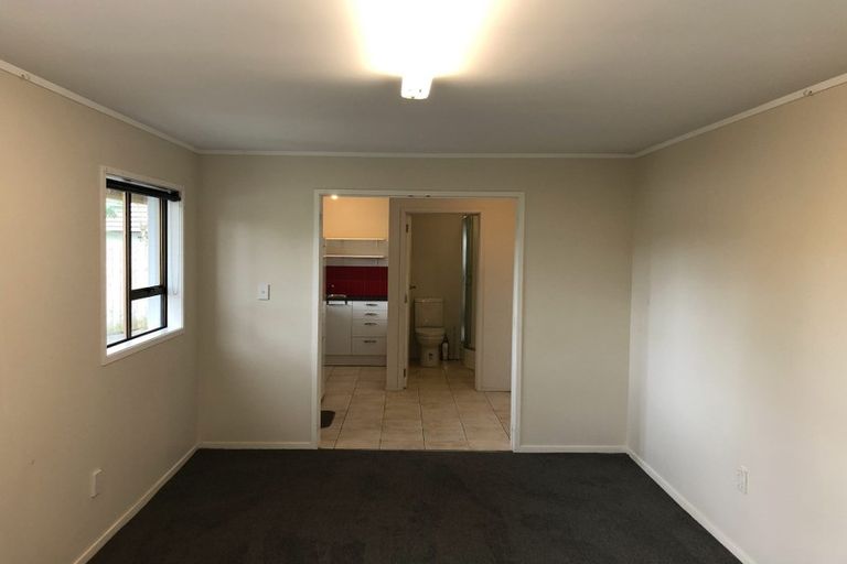 Photo of property in 1/81 Clovelly Road, Bucklands Beach, Auckland, 2012