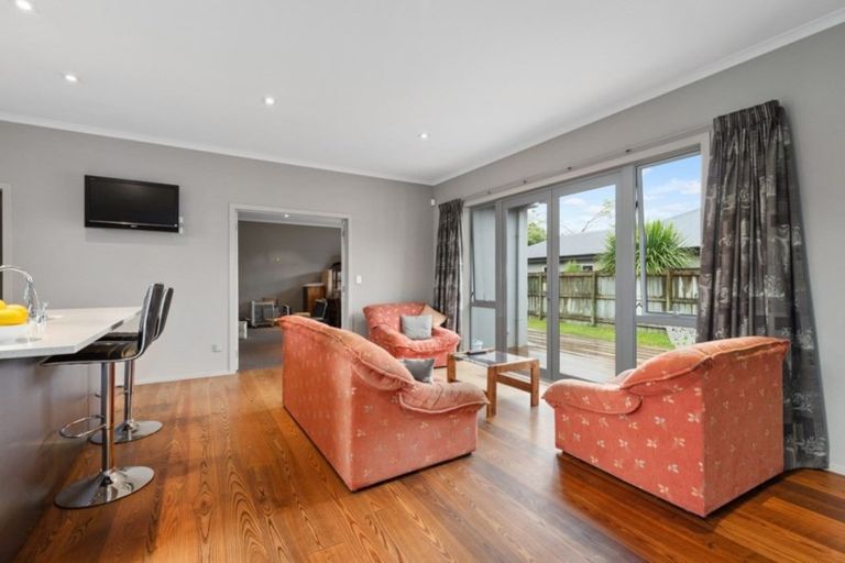 Photo of property in 6 Cairns Crescent, Rototuna, Hamilton, 3210