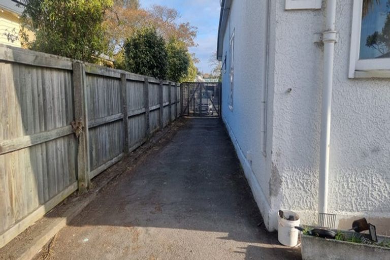 Photo of property in 18 Torrens Road, Hillmorton, Christchurch, 8024