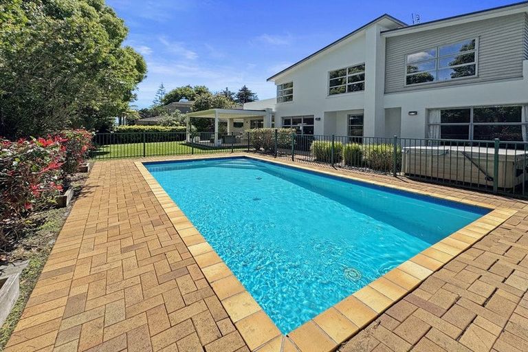 Photo of property in 33 Oak Manor Drive, Albany, Auckland, 0632