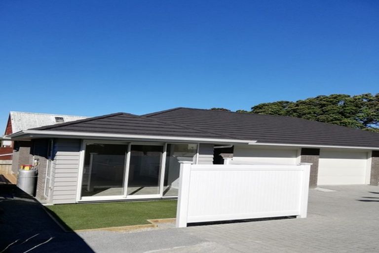 Photo of property in 869c Whangaparaoa Road, Manly, Whangaparaoa, 0930