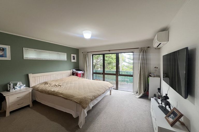 Photo of property in 2/260 Sunset Road, Windsor Park, Auckland, 0632