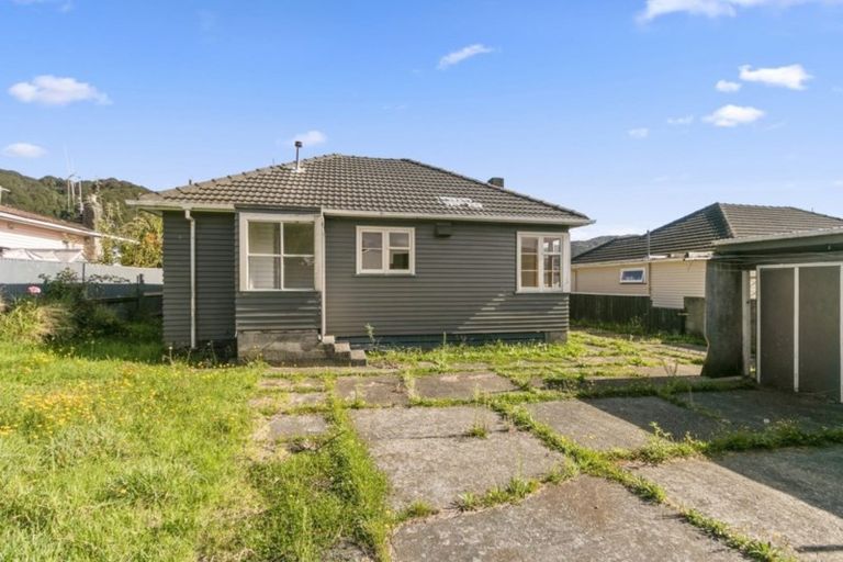 Photo of property in 5 Ngaio Street, Wainuiomata, Lower Hutt, 5014
