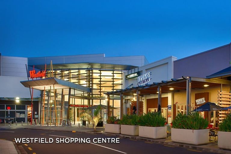 Photo of property in Twin Towers, 811/17 Putney Way, Manukau, Auckland, 2104