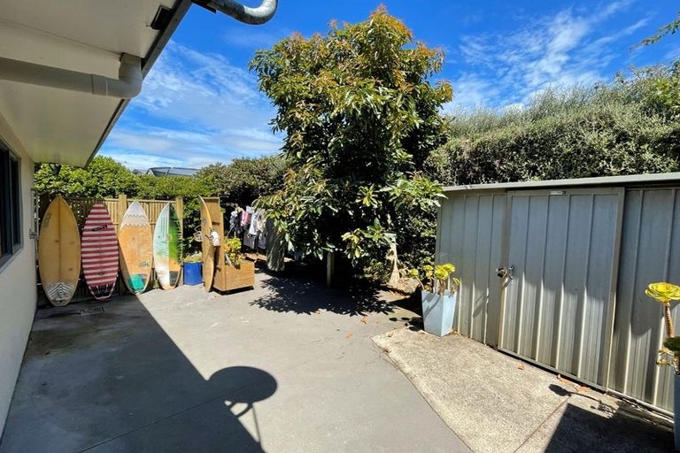 Photo of property in 2a Kaitake Place, Oakura, 4314