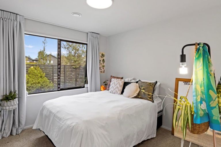 Photo of property in 10 Pendeen Crescent, Jacks Point, Queenstown, 9371