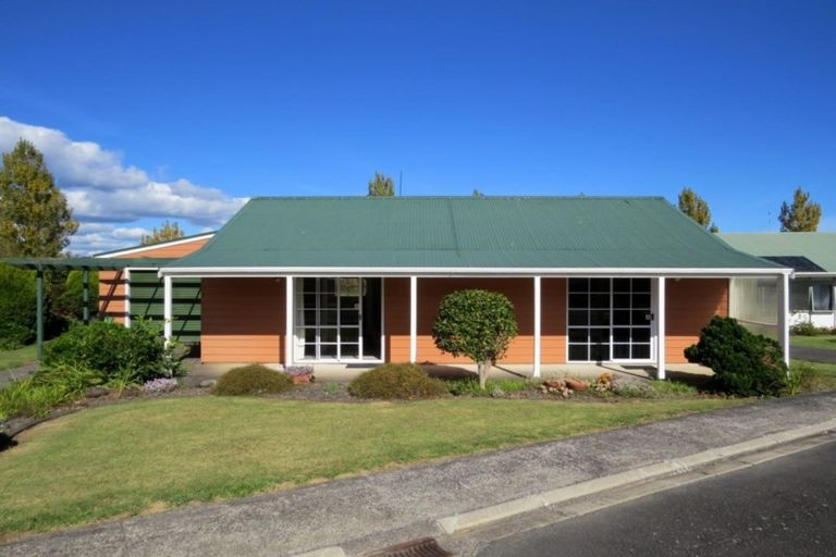 Photo of property in 5 Courthouse Lane, Coromandel, 3506