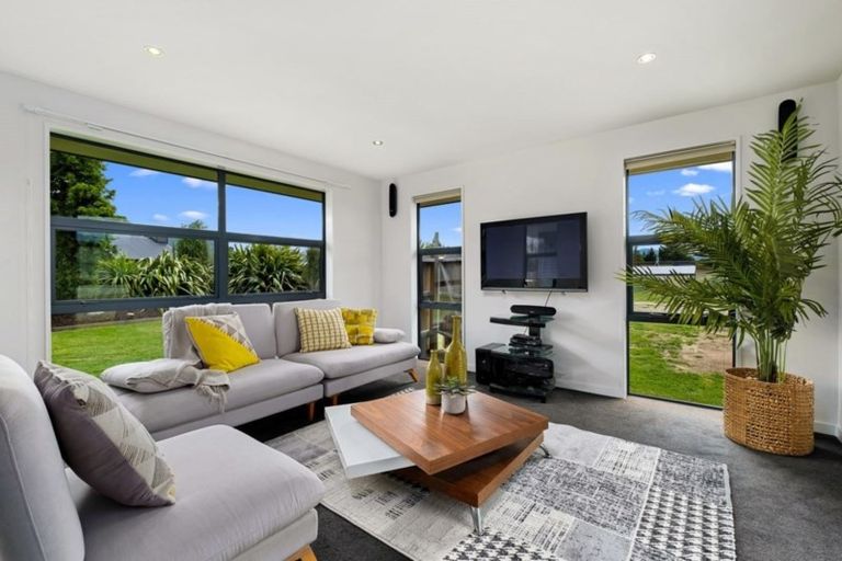 Photo of property in 6 Alpha Close, Wanaka, 9305