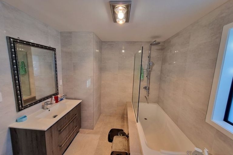 Photo of property in 52 Hobart Crescent, Wattle Downs, Auckland, 2103