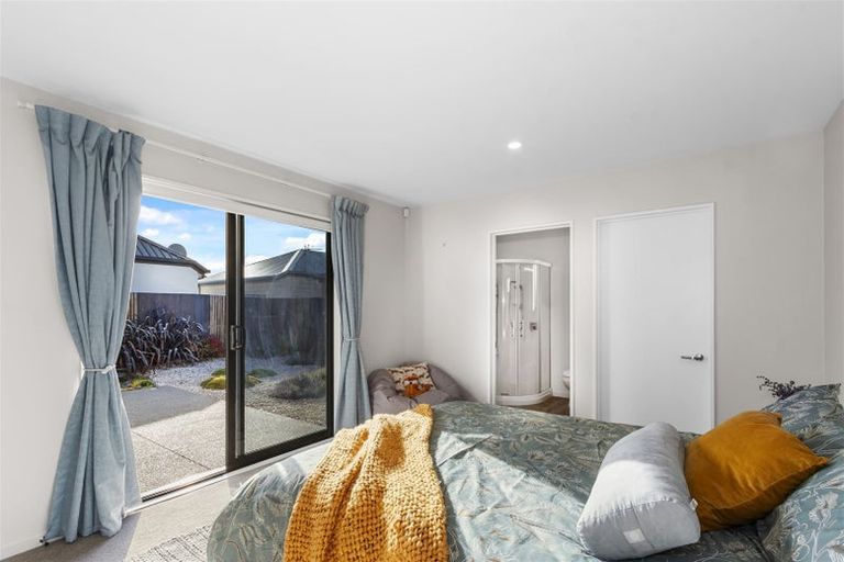 Photo of property in 11 Glenbarr Lane, Broomfield, Christchurch, 8042