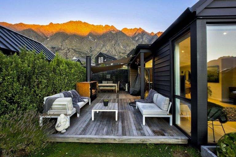 Photo of property in 17 Mckenzies Shute, Jacks Point, Queenstown, 9371