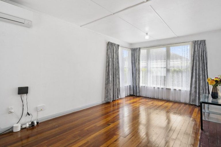 Photo of property in 10 Clement Grove, Taita, Lower Hutt, 5011