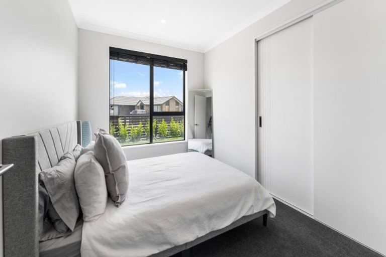 Photo of property in 4 Orawahi Road, Glenbrook, 2681