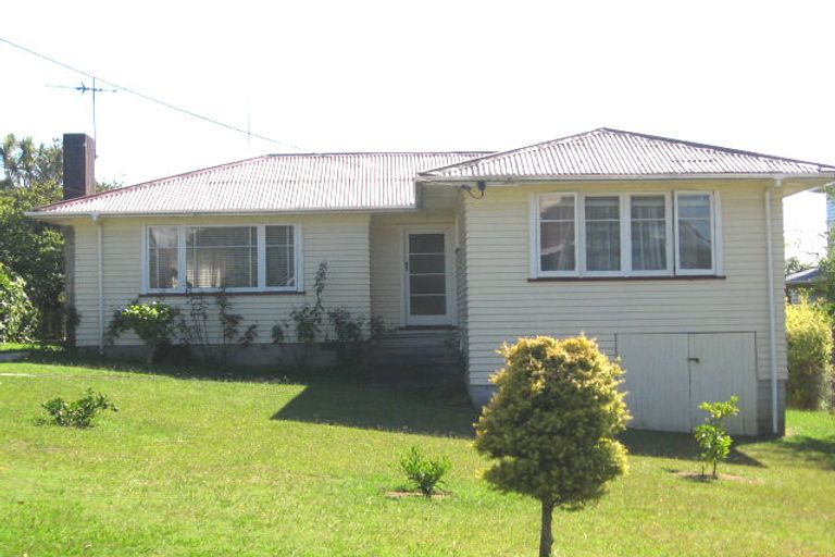 Photo of property in 2a Rickards Place, New Lynn, Auckland, 0600
