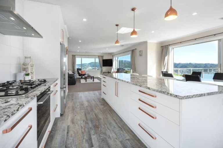 Photo of property in 7 Baxters Rise, Aotea, Porirua, 5024