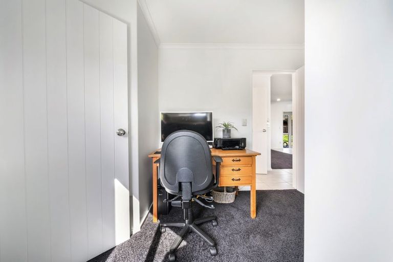 Photo of property in 6 Thornley Place, Woodend, 7610