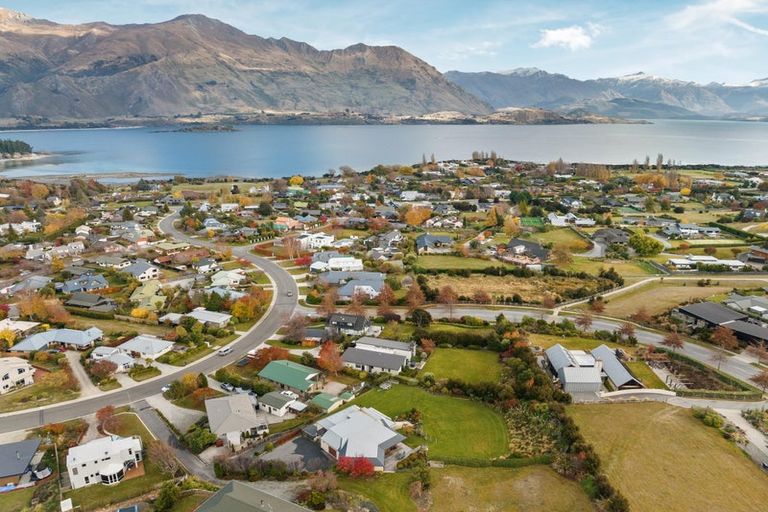 Photo of property in 98 Hunter Crescent, Wanaka, 9305