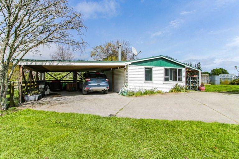 Photo of property in 358 Foxton Shannon Road, Foxton, 4893