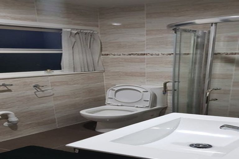 Photo of property in 1/56 Great South Road, Papatoetoe, Auckland, 2025