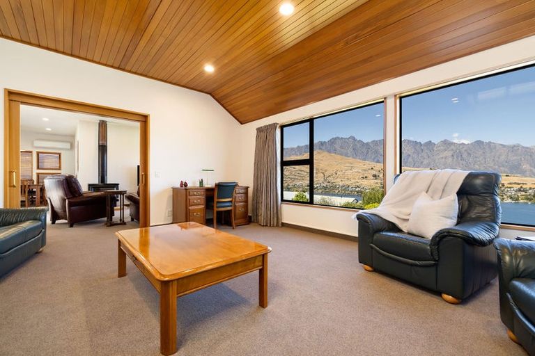 Photo of property in 4 Peregrine Place, Queenstown, 9300