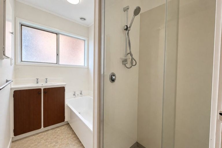 Photo of property in 1/184 Centreway Road, Orewa, 0931