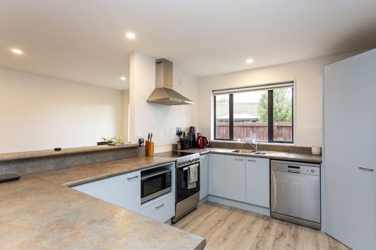 Photo of property in 35 Broadhaven Avenue, Parklands, Christchurch, 8083