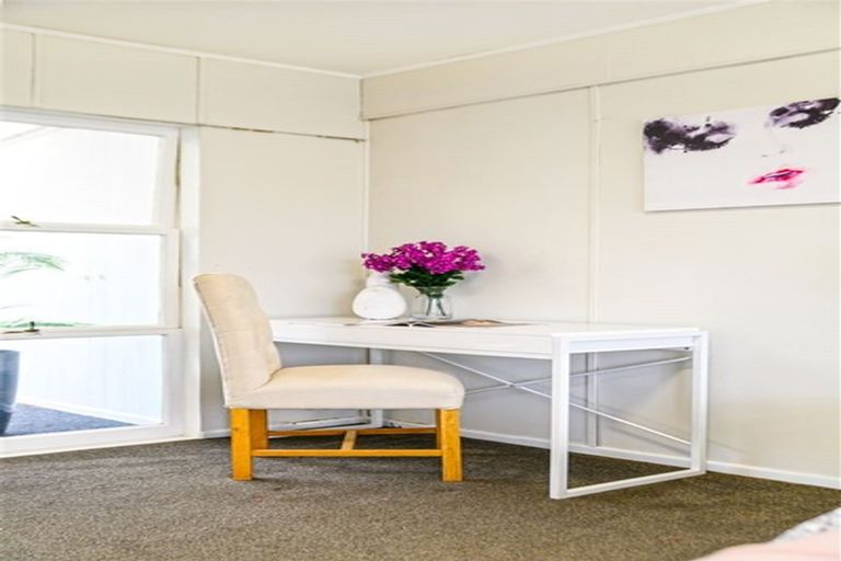 Photo of property in 1/38 Elliott Avenue, Bayview, Auckland, 0629