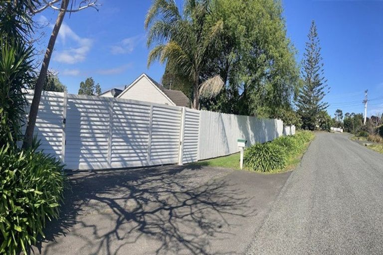 Photo of property in 18 Kent Terrace, Riverhead, 0820