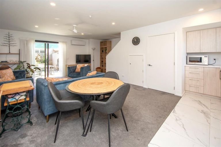 Photo of property in 2/25 Hargest Crescent, Sydenham, Christchurch, 8023