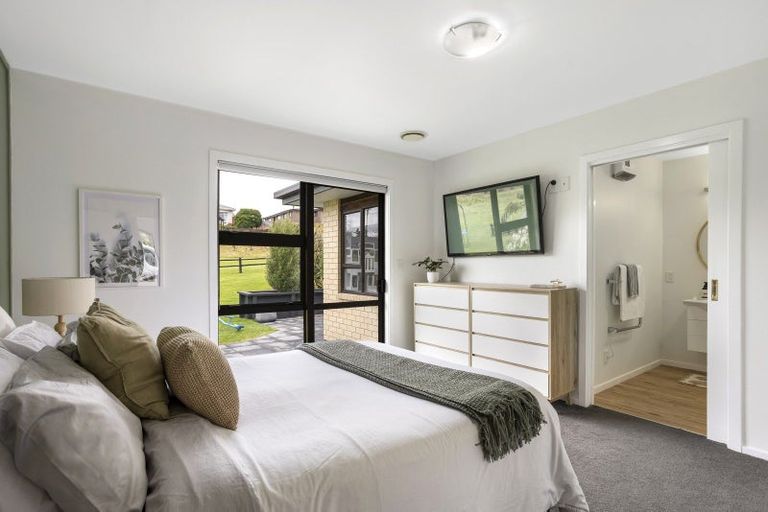 Photo of property in 32 Precelly Street, Allanton, Mosgiel, 9092