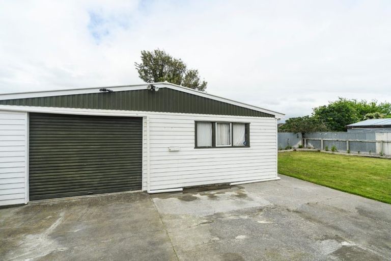 Photo of property in 16 Battersea Place, Roslyn, Palmerston North, 4414