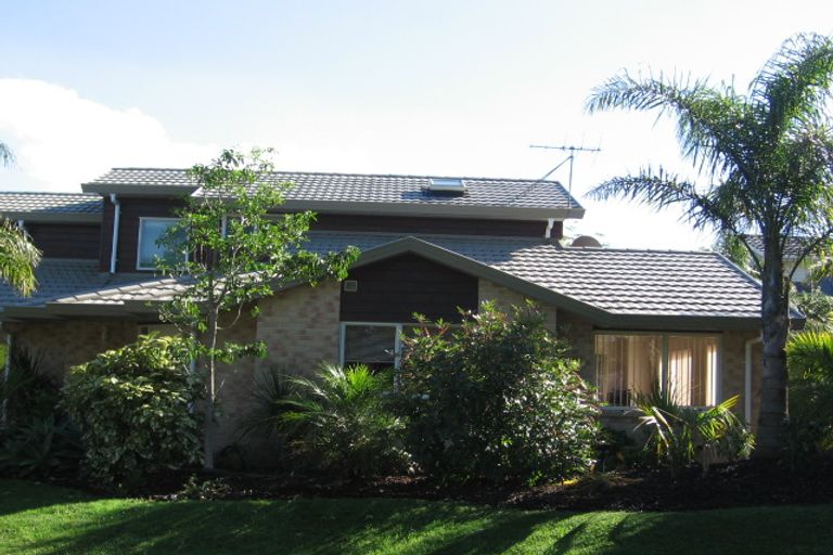 Photo of property in 3 Noel Williams Place, Windsor Park, Auckland, 0630