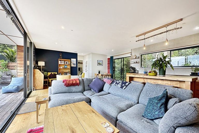 Photo of property in 144 Opanuku Road, Henderson Valley, Auckland, 0612