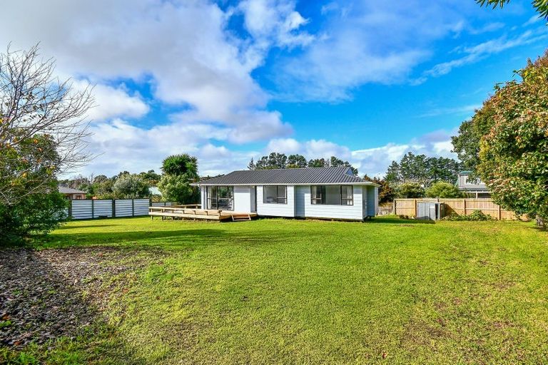 Photo of property in 6 Leaming Place, Clarks Beach, 2122