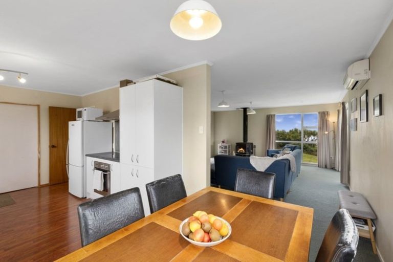 Photo of property in 6 Owaka Close, Kelson, Lower Hutt, 5010
