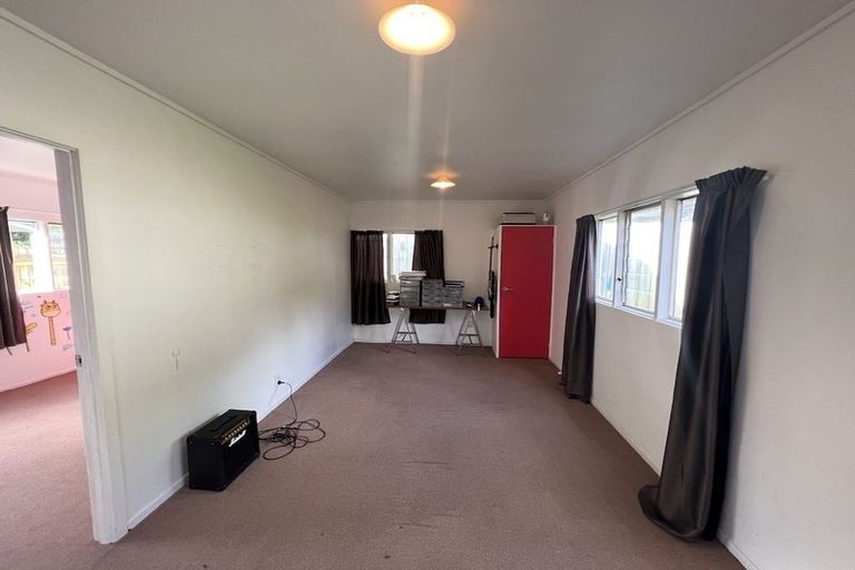 Photo of property in 8 Widmore Drive, Massey, Auckland, 0614