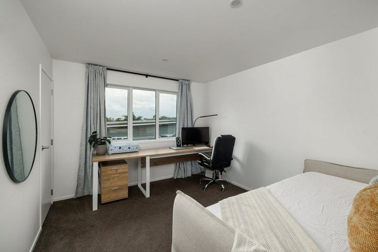 Photo of property in 12a Waterview Place, Haruru, 0204