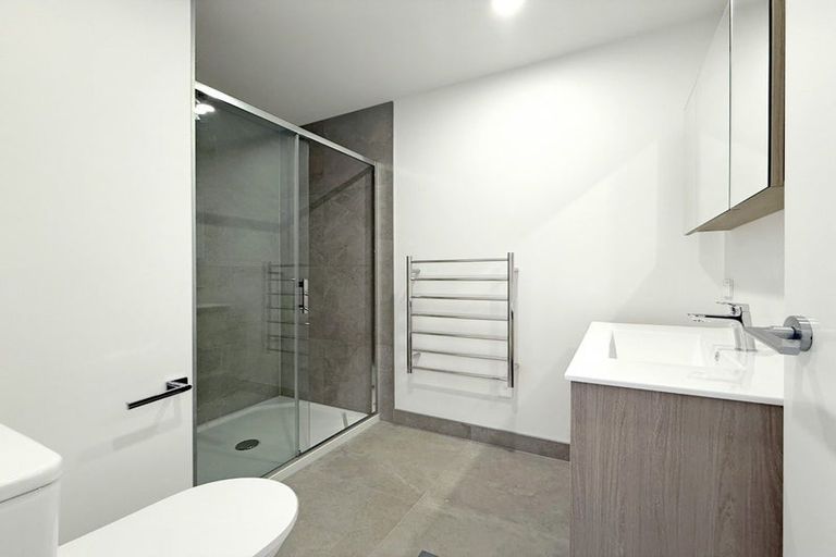 Photo of property in 2/51 Yeovil Road, Te Atatu Peninsula, Auckland, 0610