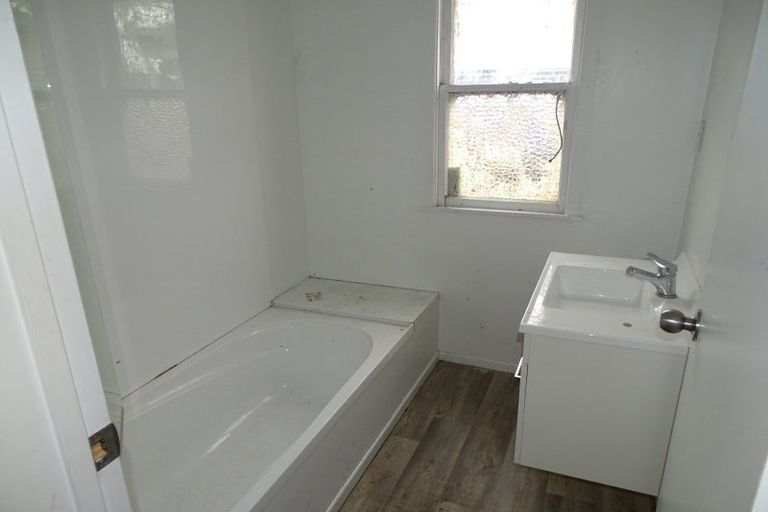 Photo of property in 36 Brown Street, Strathern, Invercargill, 9812