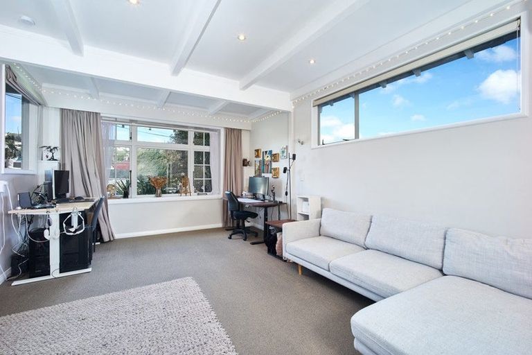 Photo of property in 40 Derwent Street, Island Bay, Wellington, 6023
