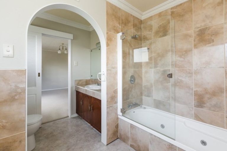 Photo of property in 2 Ewan Place, Taradale, Napier, 4112