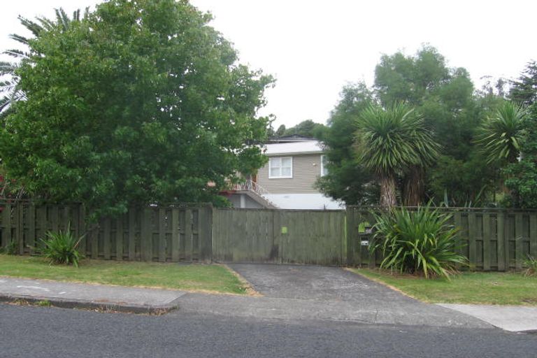 Photo of property in 25 Ramillies Place, Glenfield, Auckland, 0629