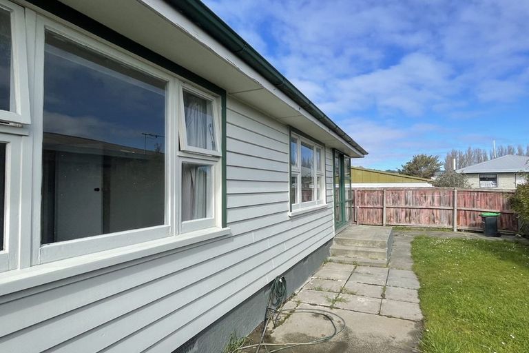 Photo of property in 2/51 Saint Johns Street, Woolston, Christchurch, 8062