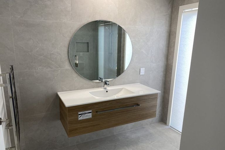 Photo of property in 2 Grove Lane, Omokoroa, 3114