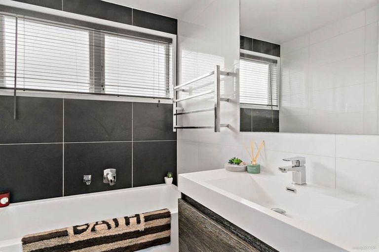 Photo of property in 91 Stott Avenue, Birkdale, Auckland, 0626