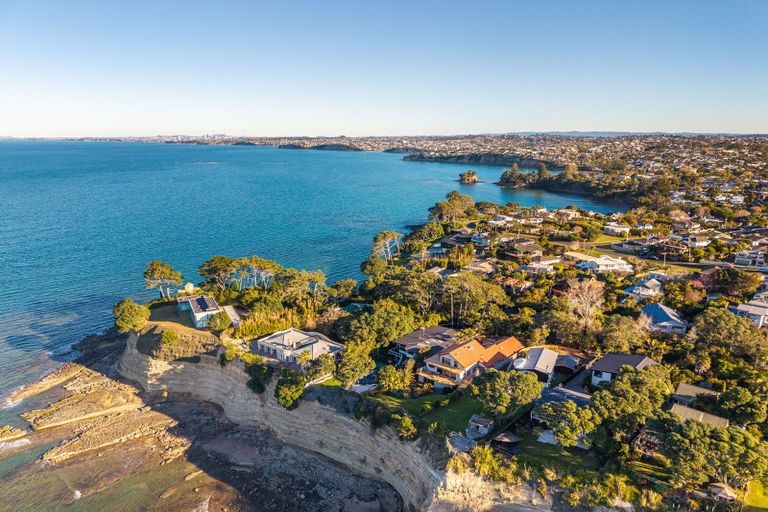 Photo of property in 72 Cliff Road, Torbay, Auckland, 0630